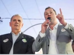 b2eb4f9b 13ee 416c 8d82 bdbe822b548f